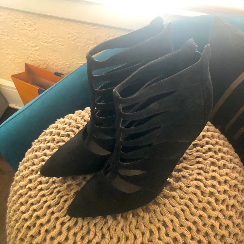 Guess Heels - Picture 6 of 6